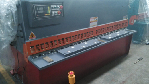 Гильотинные ножницы Quasar QC12Y-4х2500  Омск